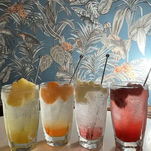 フルーツサワーやビール9種、甘くて美味しいシェイク等充実です