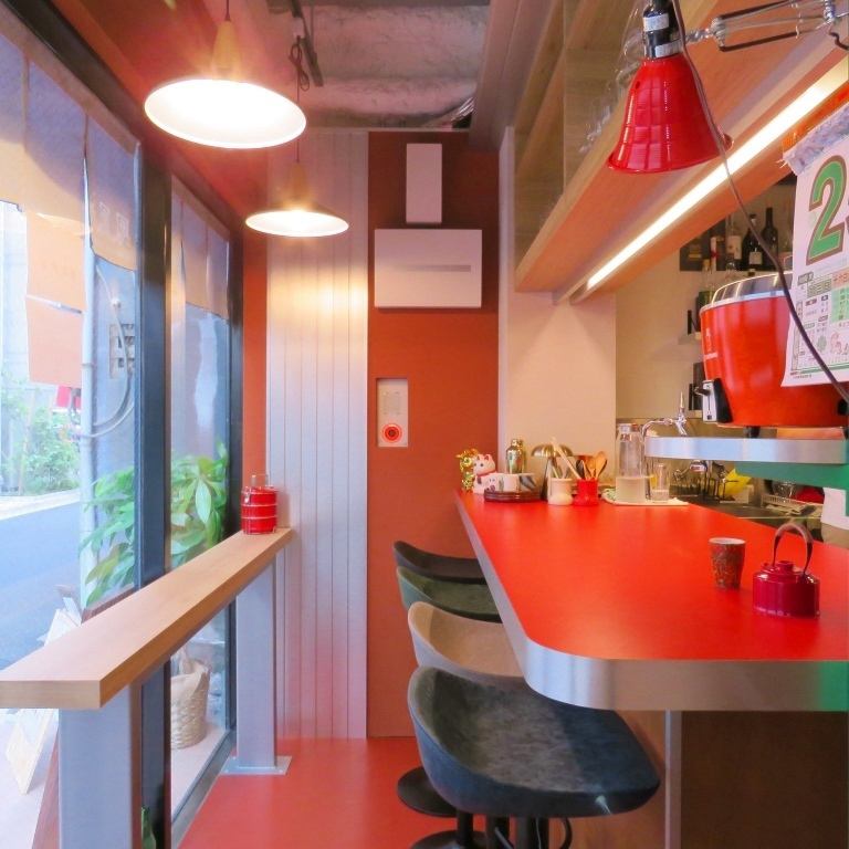 誰でも入りやすい雰囲気が魅力。お一人様利用も大歓迎のお店です