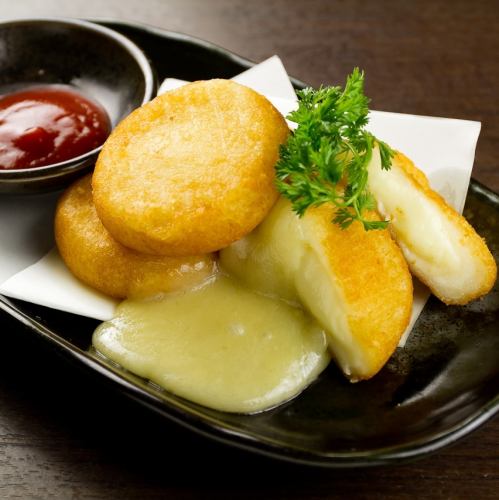 Potato rice cake with plenty of cheese / Shishamo tempura