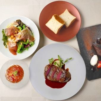 【獎勵午餐】牛柳、沙拉、甜點等+氣泡吐司（可選無酒精）