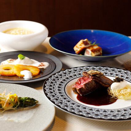 俺のフレンチでは、日常の中に特別な瞬間をご提供。優雅な食のひとときをお愉しみください。