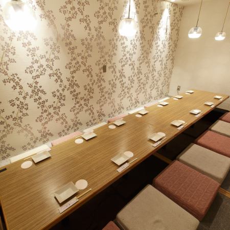 Private banquet room for up to 28 people ◇This private room is recommended for groups.Banquets can be held for up to 28 people.For parties with a large number of people, we recommend making reservations early.This is a popular seat for drinking parties in each season.It even comes with a horigotatsu! Please invite everyone to come!