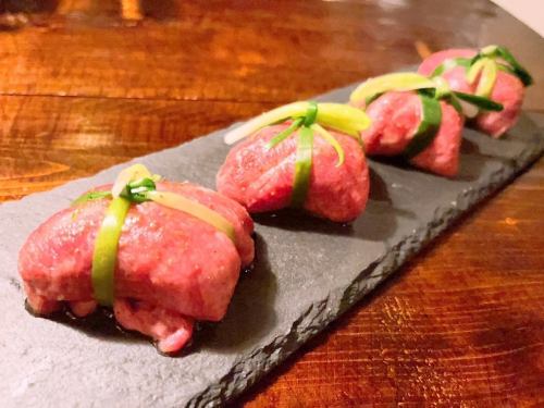 品尝精致的日本牛肉...