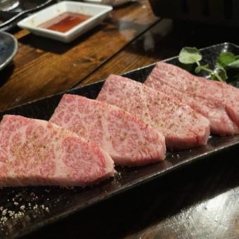 【套餐A】黑毛和牛排骨、黑毛和牛sagari、黑毛和牛裡肌等14道菜 3,980日圓（含稅）