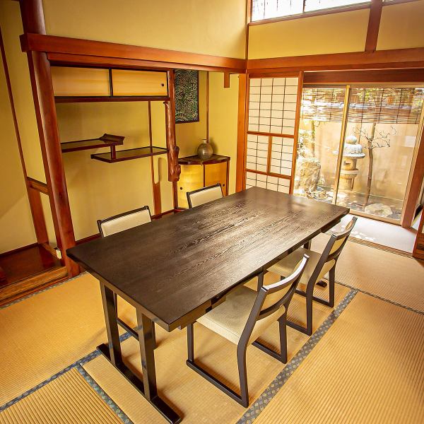 近江鉄道近江本線ひこね芹川駅出口より徒歩約13分◇琵琶湖の旬の食材や四季を感じる和食の数々を心行くまでご堪能下さいませ。お席は全席個室となっておりますので周りを気にせずゆったりとお過ごし頂けます。記念日/誕生日/鍋