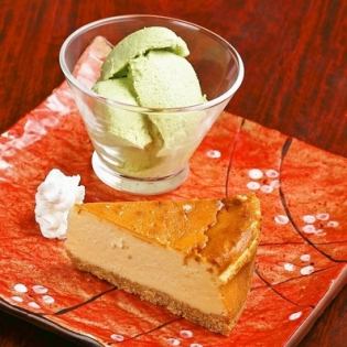 Homemade thick cheesecake ~with green tea mousse~