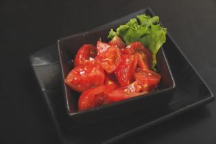 Kawaminami Toko's medium tomato with rock salt