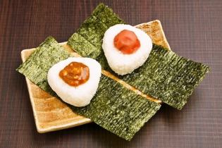 2 rice balls (Tuna mayo and meat miso)