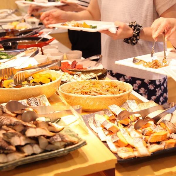 6：30～10：00朝食バイキング