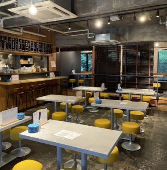 [★Renewal★] The number of seats has been increased! The number of seats on the floor has been increased and the tables and chairs have been replaced to create a more popular atmosphere!