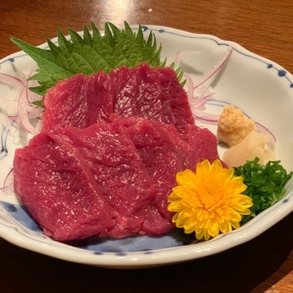 [Fukushima Aizu horse sashimi] One of the three generations of horse sashimi in Japan.We offer it at a low price of 10,000 yen per kg!It is characterized by a lot of red color☆