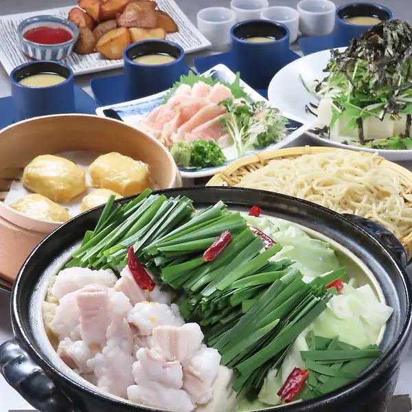 【もつ鍋コース5500円（税込み）】寒い季節にぴったり♪裏手参道の人気モツ鍋コース！宴会などにぴったり◎