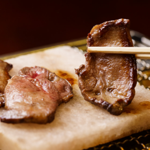 ●岩塩プレート焼き！厚切り牛タン●