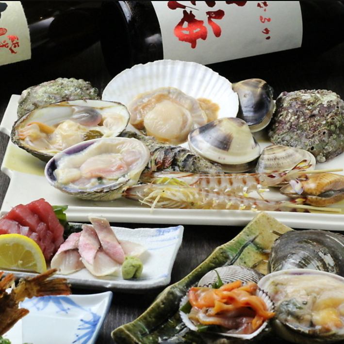 当店自慢の浜焼きや、一品が楽しめるコースを3500円(税込)から。