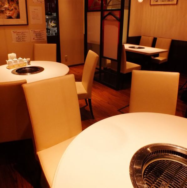 We have round tables that can be used from 4 to 8 people.It is a seat for your family and friends, gathering together.