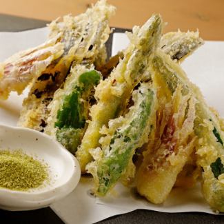 [There might be! Popular secret menu] Seasonal vegetable tempura