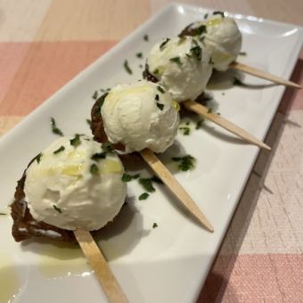 いぶりがっこのクリームチーズ