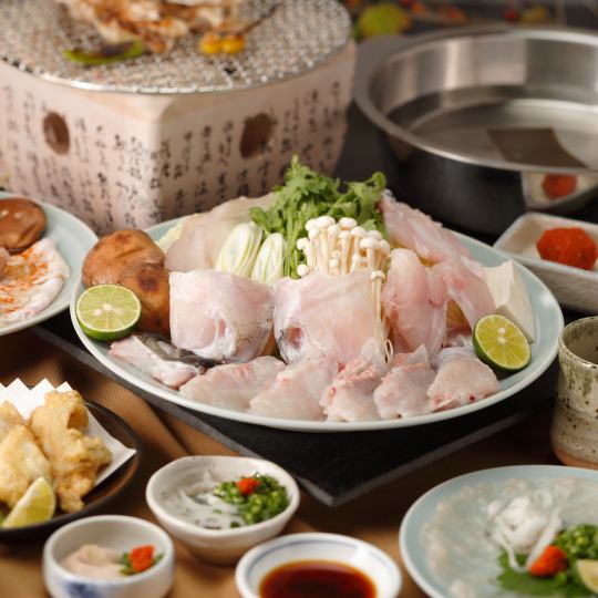 人气最高的「河豚三摩地套餐」7,590日元，共7道菜品，还附赠清酒！