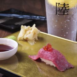 炙烤和牛鲑鱼子寿司（1个）