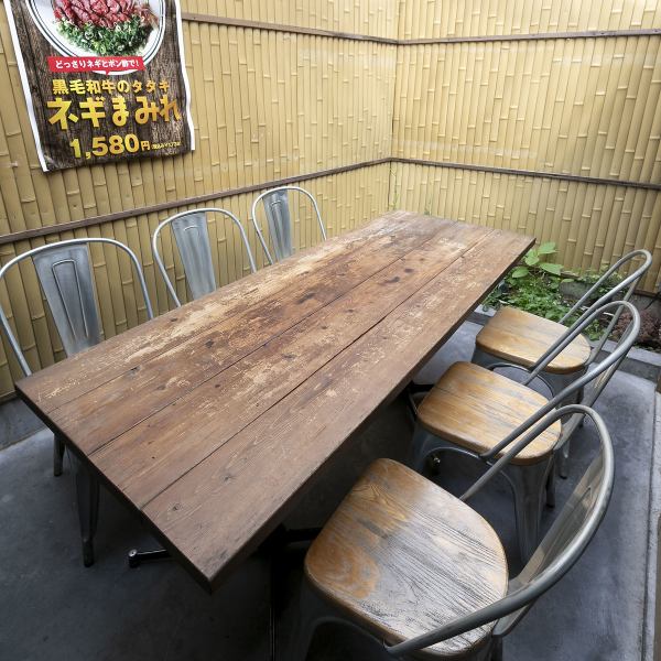 Enjoy the beer garden atmosphere on our extremely popular covered terrace seating, fully equipped with heating and air conditioning. Please make your reservation early! The casual and stylish interior of the restaurant is perfect for a variety of occasions, including dates, girls' nights, and banquets.Relax and enjoy the finest meat dishes, including Omi beef and Kuroge Wagyu steak!