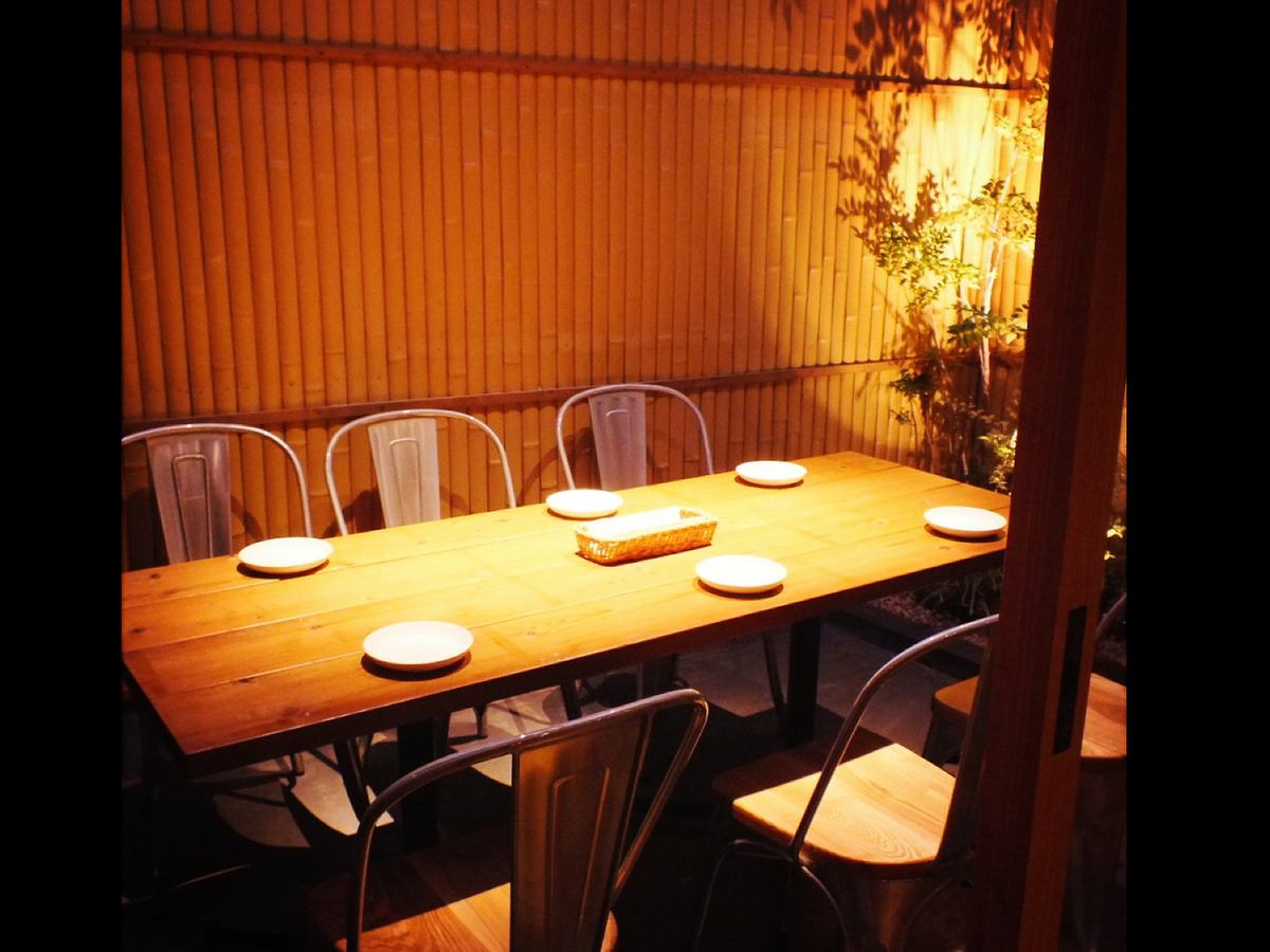 【僅限1組！有頂棚的露台座位】享受在戶外飲酒的特殊感覺，讓味道加倍。