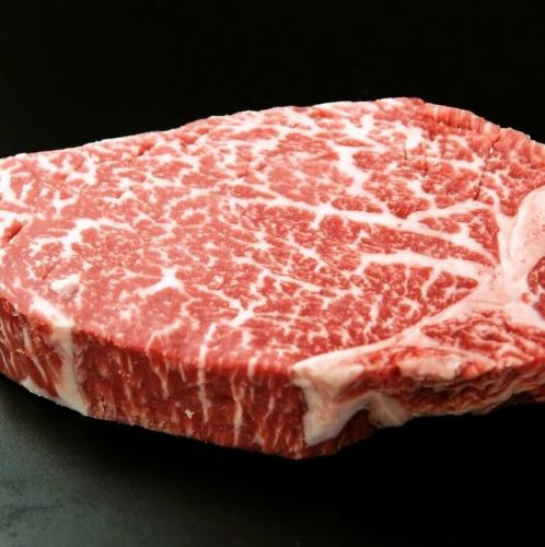 Domestic Japanese black beef shoulder loin steak