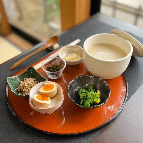 [Morning porridge] Sprouted brown rice porridge & small side dishes and pickles