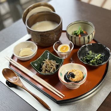 [午餐] 發芽糙米粥午餐（6道配菜和1道香味菜餚）