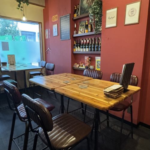 一次会で料理を楽しむのはもちろん、二次会やバー使いとしても気軽にご利用ください。