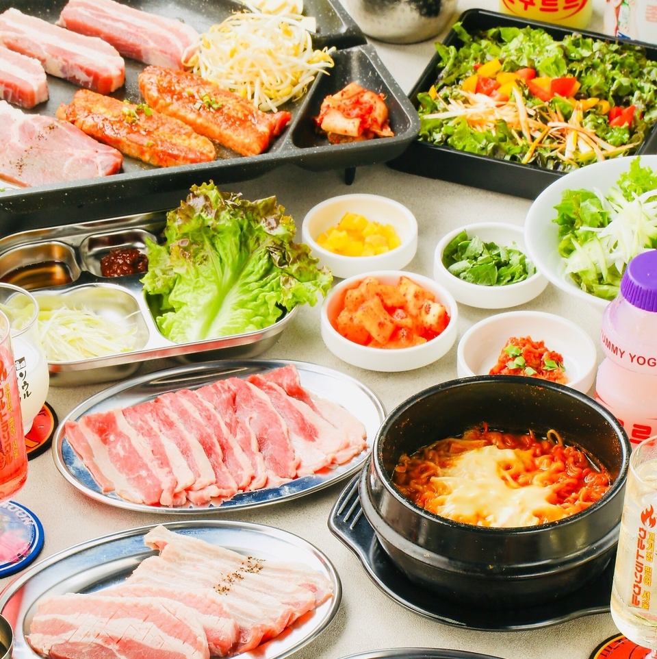 大人気の【テバクチキン】はインスタ映えのメニュー♪