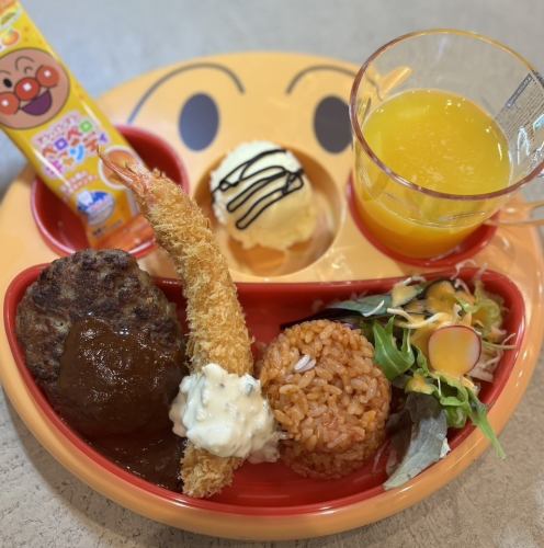 【思わずワクワクしちゃう♪かわいいアンパンマンのプレート】お子様ランチ