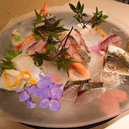 漁場から直送された海鮮は新鮮そのもの!