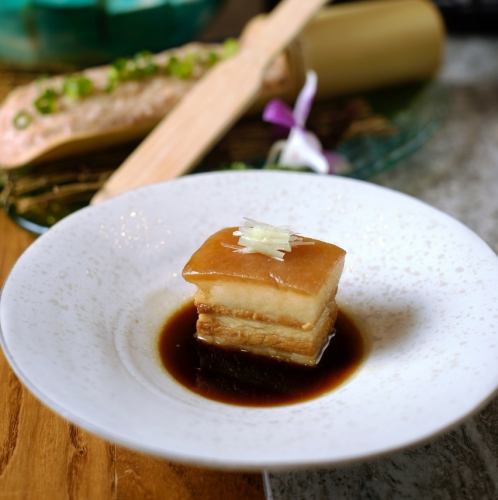 泡盛で煮込んだとろーりラフテー