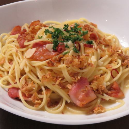 やまと豚のベーコンペペロンチーノ