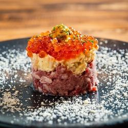 ウニといくらと馬肉たるたる