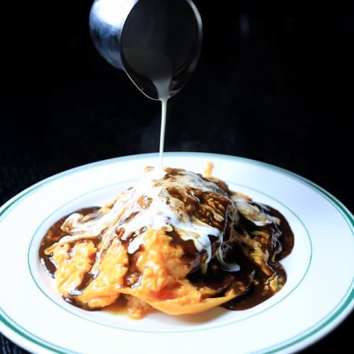 <Lunch only!> Fluffy and creamy demi-glace omelet rice