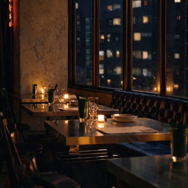 Enjoy the night view of Umeda from a seat that emphasizes privacy ♪ Lean back on the extremely comfortable sofa and have the night view of Umeda all to yourself! There's no doubt that the romantic night view will bring you and your partner closer ☆ We will ensure that seats are spaced apart.Spend your precious time in a store with a great atmosphere.