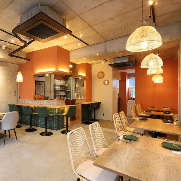 ＊浦和駅近＊カウンター席、テーブル席、ソファーシートのご用意がございますので、人数やご希望に合わせてお席をお選びください♪また、貸切でのご利用も可能です。周りを気にせず、仲間内で笑顔溢れる楽しいお食事のお時間をお過ごしいただけます！コースも各種ご用意しております！