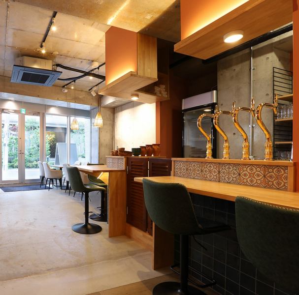 ＊デートやママ友会にも＊当店自慢のビールは泡がクリーミーで美味しい！沢山のクラフトビールに囲まれながら、今日の1杯をお選びください♪クラフトビールに詳しくなくてもご安心ください！丁寧にご説明致します。この機会に是非あなた好みのクラフトビールを見つけてみてはいかがでしょうか？