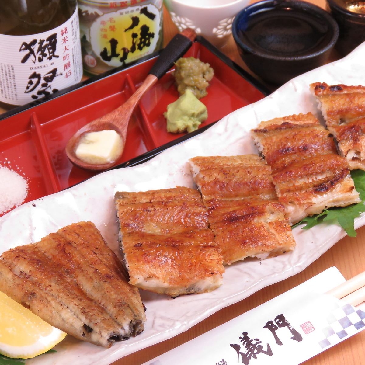 Completely charcoal grilled fresh eel by craftsmen ◎ We also have a lot of sake