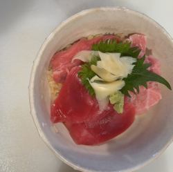 マグロ丼