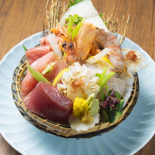 季節の旬の海鮮仕入れております
