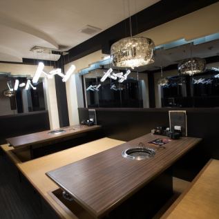 We have prepared private room seats according to your request to use for banquets that value situations, such as birthdays, anniversaries, girls' parties, etc. Popular popular that you can spend private time without worrying about the surroundings It is a seat ♪