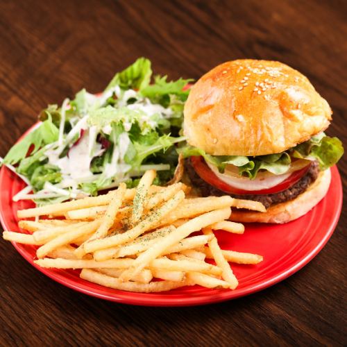 十勝和牛と地産食材の贅沢バーガー!