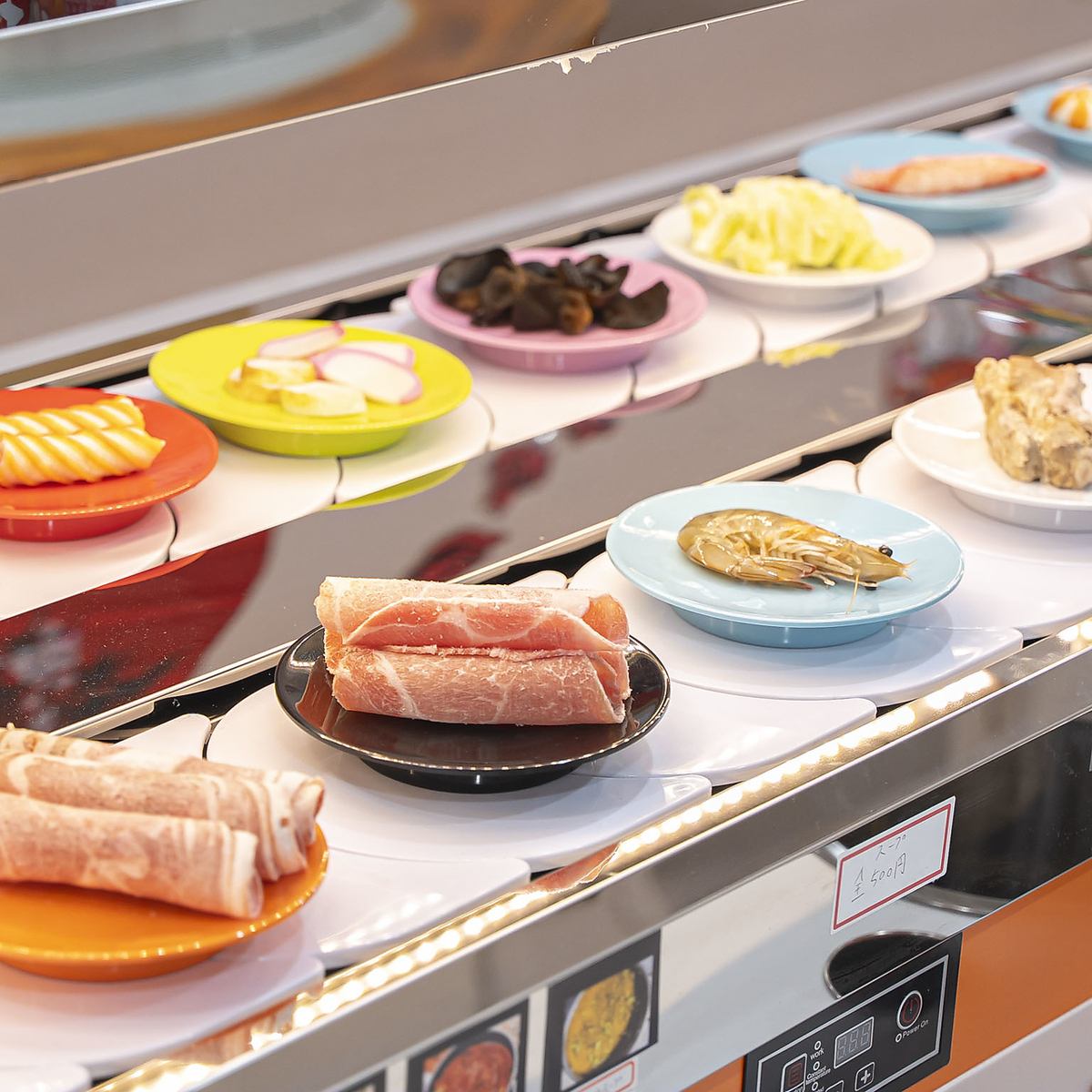 ～回転寿司のレーンをそのまま火鍋に応用した、新しいスタイルの飲食体験～