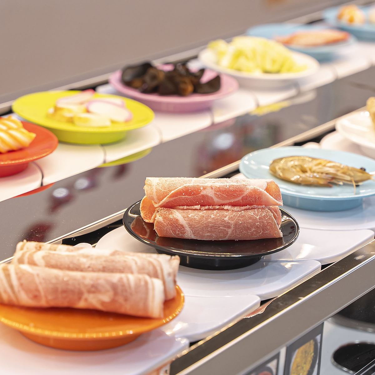  具材を選ぶ楽しさ満点の回転火鍋☆