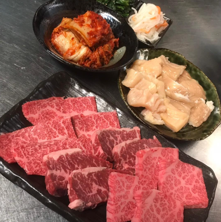 お昼からガッツリお肉を食べたい方にぴったり！