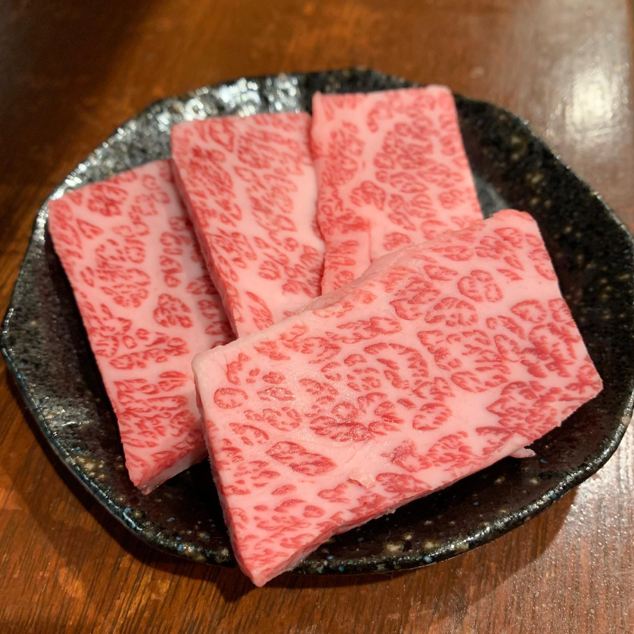 国産の牛肉にこだわり、提供しております。