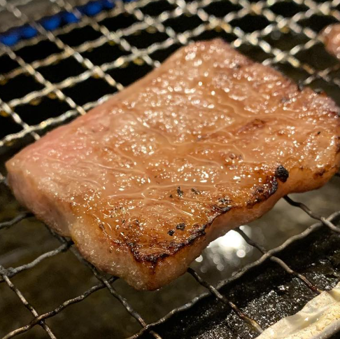 お肉の旨味を引き出す！自家製タレと昔ながらの焼き方