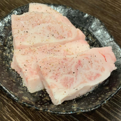 【看板メニュー】白ホルモン4種盛り合わせ